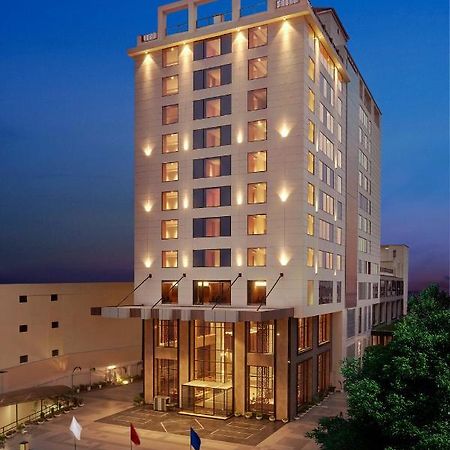 Doubletree By Hilton Варанасі Екстер'єр фото