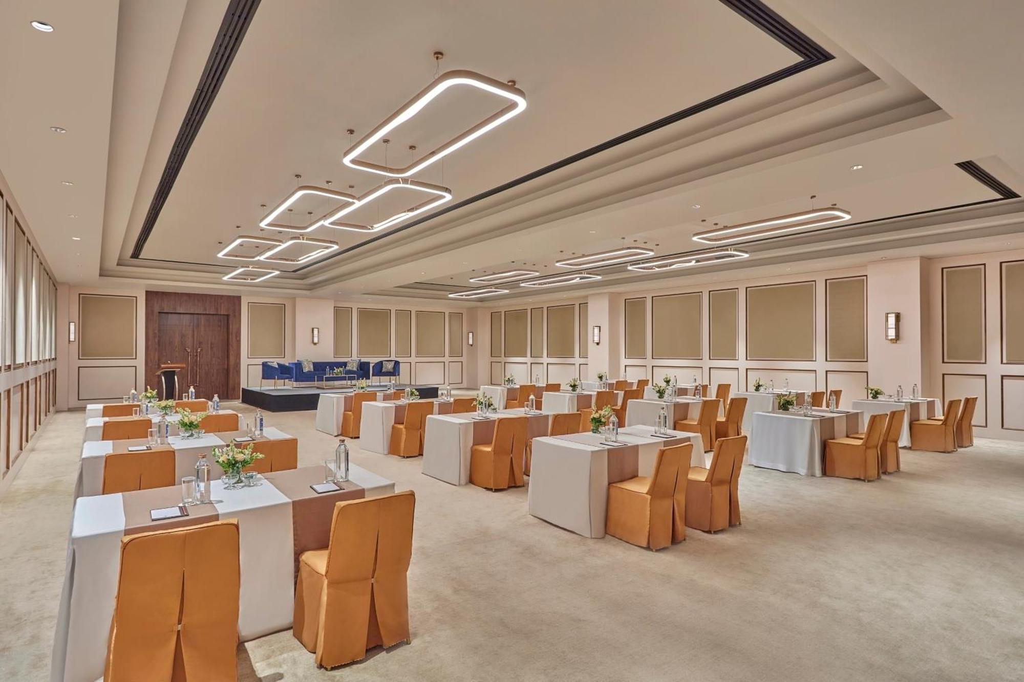 Doubletree By Hilton Варанасі Екстер'єр фото