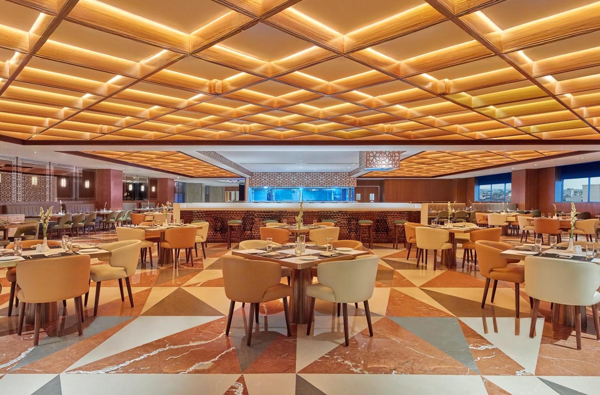Doubletree By Hilton Варанасі Екстер'єр фото