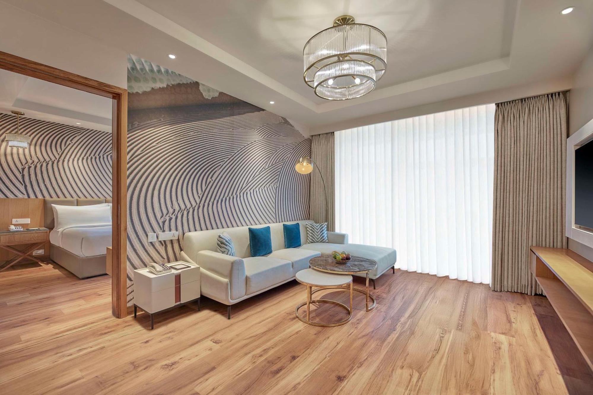Doubletree By Hilton Варанасі Екстер'єр фото